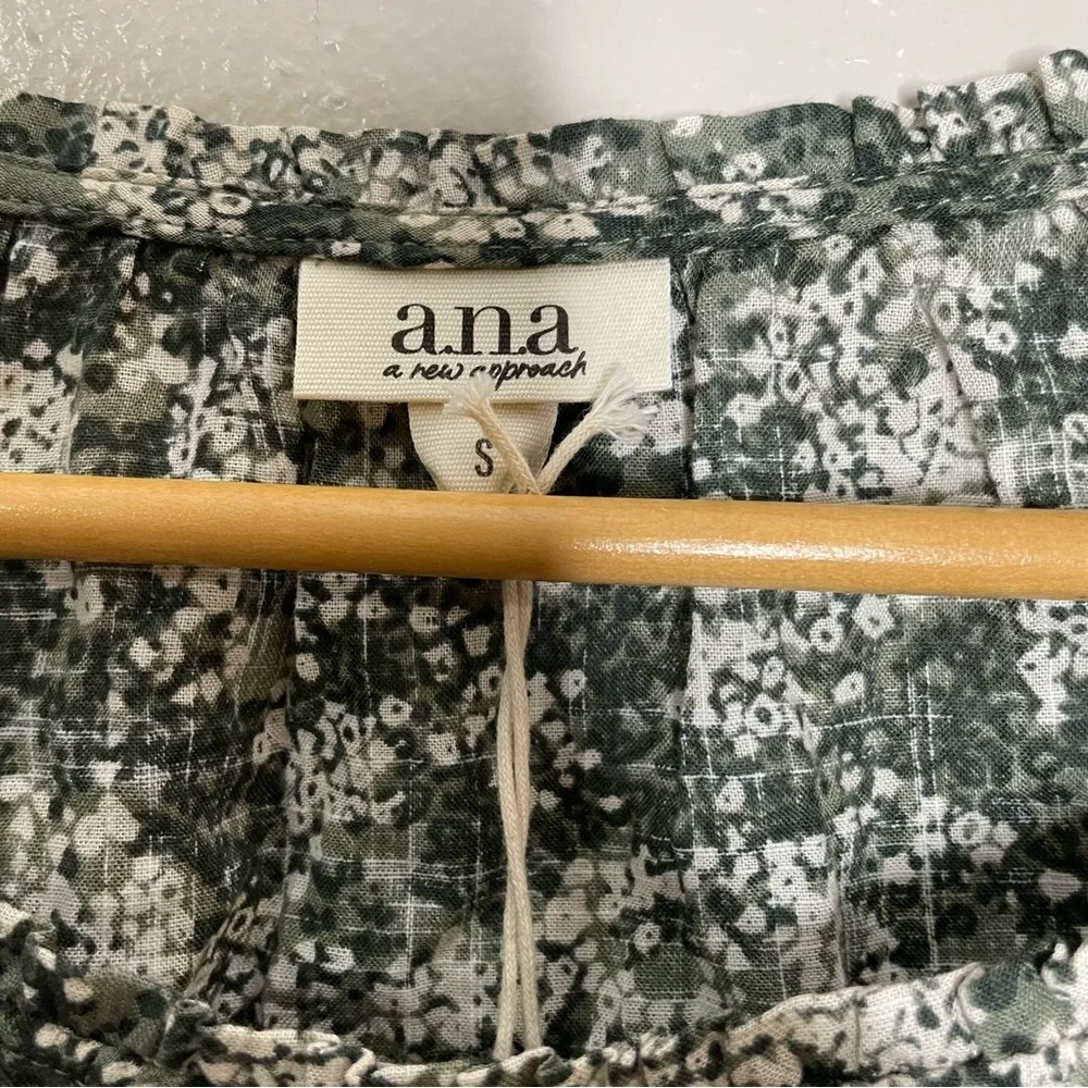 ana | NWT Sage Green Floral Boho Blouse‎